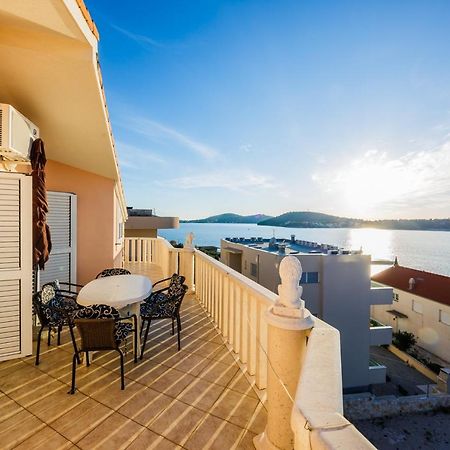 Apartamenty Z Basenem Ilja Рогозниця Екстер'єр фото