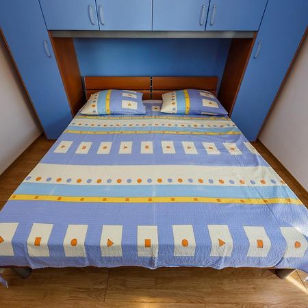 Apartamenty Z Basenem Ilja Рогозниця Екстер'єр фото