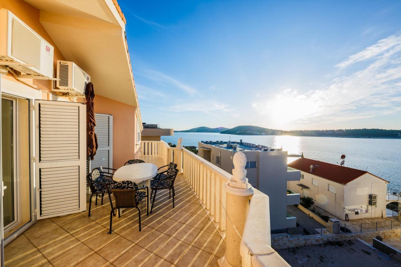 Apartamenty Z Basenem Ilja Рогозниця Екстер'єр фото