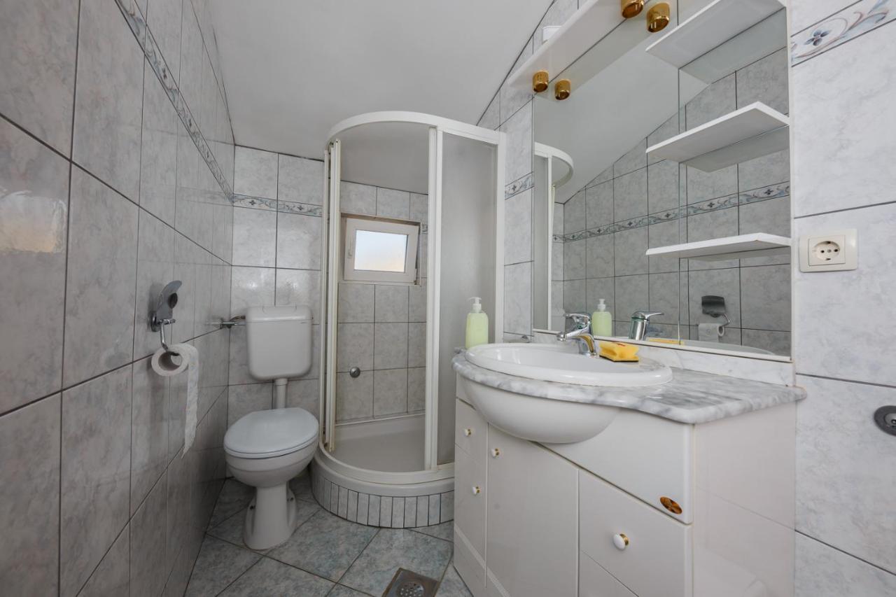 Apartamenty Z Basenem Ilja Рогозниця Екстер'єр фото