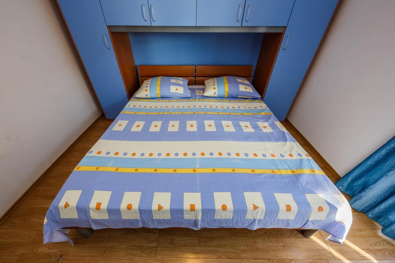 Apartamenty Z Basenem Ilja Рогозниця Екстер'єр фото