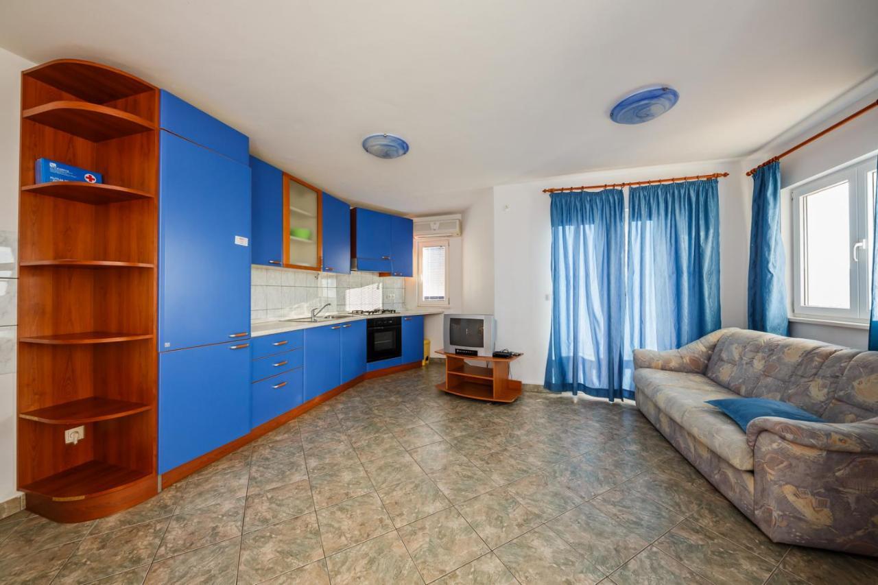 Apartamenty Z Basenem Ilja Рогозниця Екстер'єр фото
